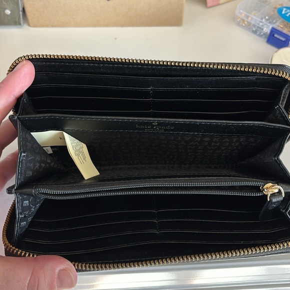 Kate Spade accordion wallet in black, barely used! LIKE NEW - Picture 6 of 6